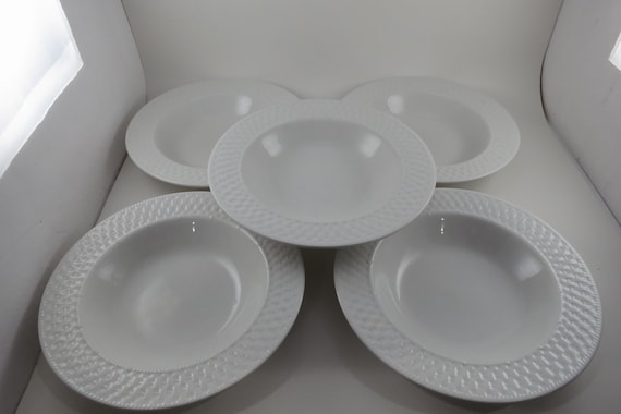 Weave by Oneida White Basketweave Set of Five 9 Inch Rim Soup Bowls