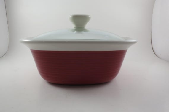 Vintage Corningware etch 1.5 Qt / 1.4 L Red Casserole With Original Glass Lid