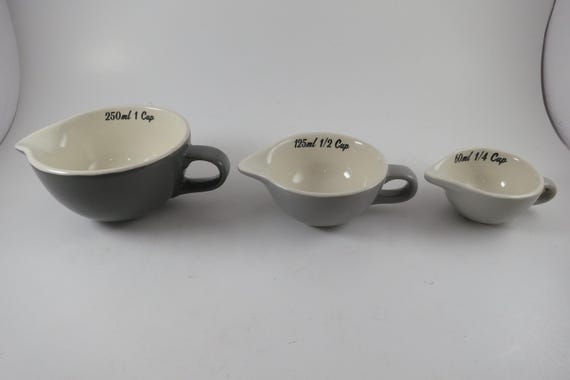Three Piece Gray Mason Cash Measuring Cup Bowl Set 1 1/2 1/4 Cup