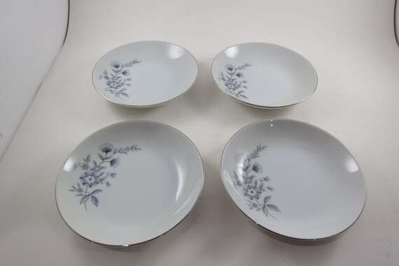 Set of Four Vintage Mikasa Nadine Pattern 6235 5 5/8 Inch Fruit Bowls Like New Condition