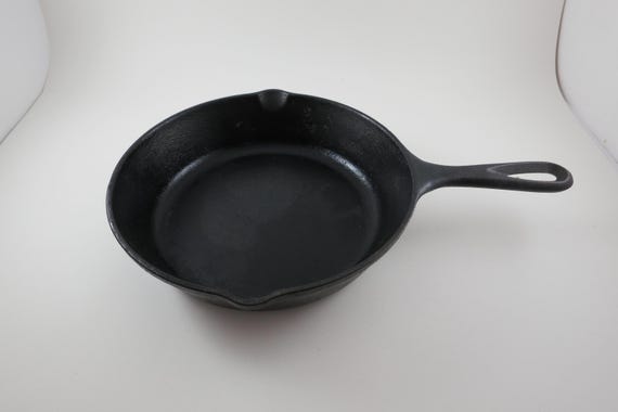 Vintage Cracker Barrel 8 Inch Cast Iron Skillet