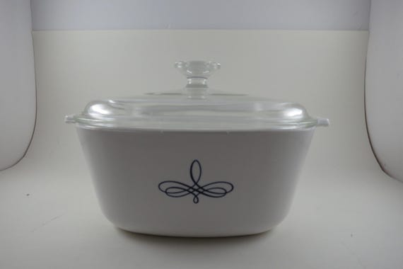 Vintage Corning Ware Trefoil Casserole Dish with Glass Lid P 2 1/2 B