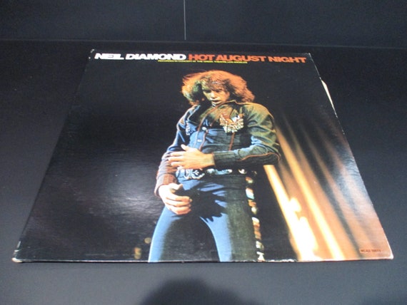 Vintage 1980 LP Vinyl Record Neil Diamond Hot August Night Excellent Condition 68708