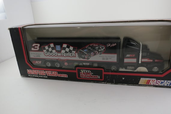 1992 Racing Champions #3 Dale Earnhardt GM Goodwrench Nascar Hauler 5 Time Winston Cup Champion New In Original Box
