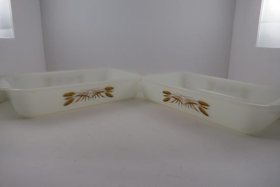 Pair Of Vintage Fire King Golden Wheat Pattern Milk Glass 1.5 Quart Casserole Double Handled Excellent Condition