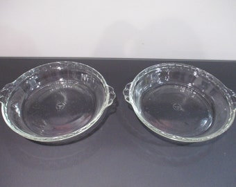 Pair of Vintage Pyrex 228 Round Pie Plates Clear 9 Inch Diameter Set of Two Excellent Condition Double Handled