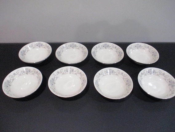 Set of Eight Vintage Johann Haviland Rhineland Pattern 5 Inch Fruit/Berry Bowls Pristine Condition