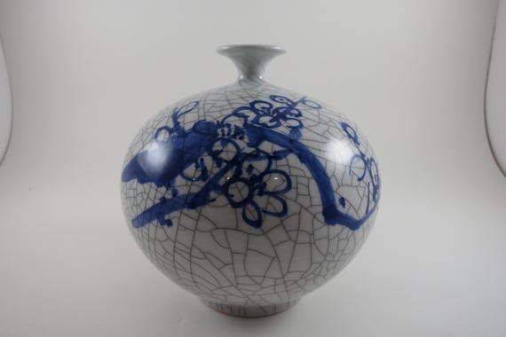 5 1/2 Inch Asian Crackle Flame Blue & White Bird Vase