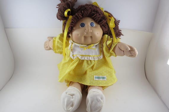 1985 Cabbage Patch Kids CPK Brown Hair Blue Eyes Yellow Dress Excellent Condition