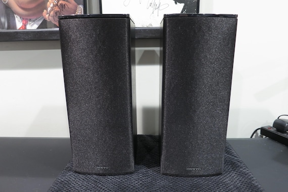 Pair of Onkyo 130 Watt Book Shelf Speakers Black