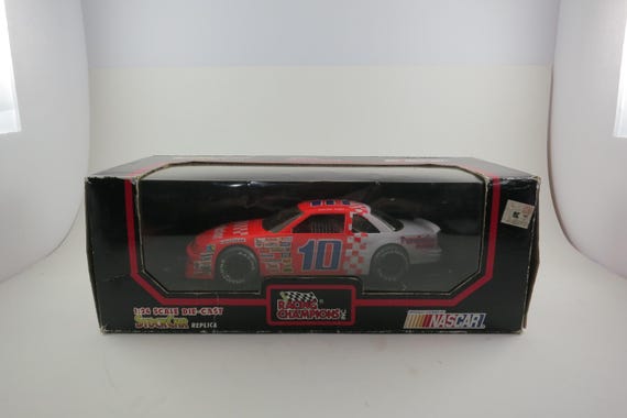 Vintage 1991 Winner's Circle 1:24 Scale Diecast Purolator Filters Chevy Lumina Derrick Cope Daytona 500 Winner New In Original Box