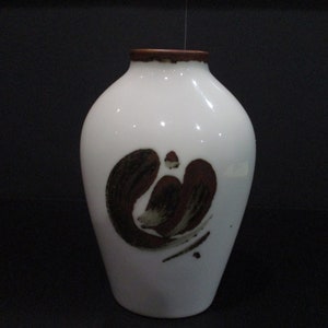 Vintage Bing & Grondahl 158/5239 Porcelain Vase 7 Inches Tall Pristine Condition Free Shipping