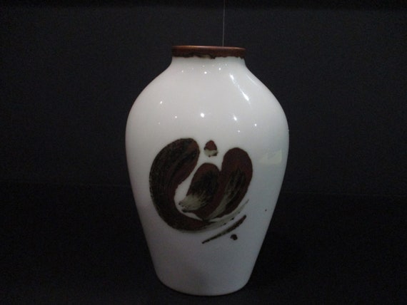 Vintage Bing & Grondahl 158/5239 Porcelain Vase 7 Inches Tall Pristine Condition Free Shipping