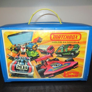 Vintage 1975 Lesney Matchbox Carry Case with 24 Diecast Cars