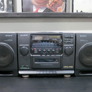1990&#39;s Sony CFD-440 Boom Box Portable Stereo CD Player Great Sound Very Good Condition