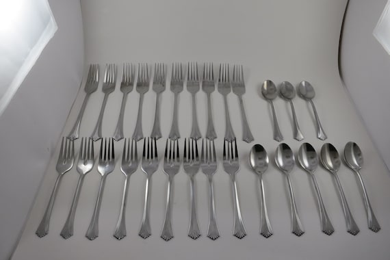Vintage William Rogers DB 18/0 Flute Pattern Stainless Steel Flatware 55 Piece Set Excellent Condition