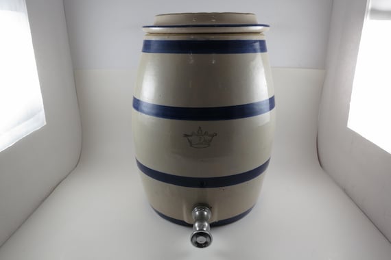 Robinson Ransbottom Stoneware Water Crock, 2 Gallon with Lid, Blue Stripes
