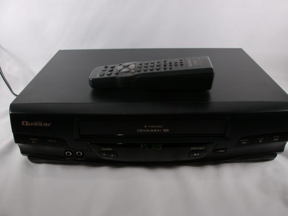 2000 Quasar VCR Omni Vision 4 Head with Original Remote