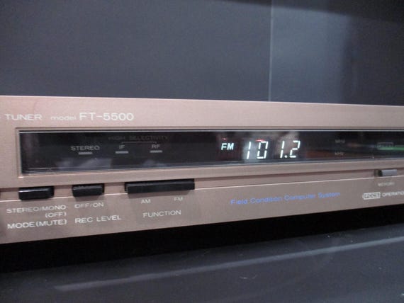 Vintage Hitachi FT-5500 Am/Fm Stereo Tuner Quartz Synthesizer Works Perfect Excellent Condition Free Shipping