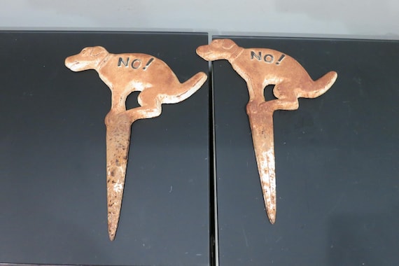 Vintage Yard Signs Dog In Pooping Position NO! Metal 13 Inches Tall Yard Decor