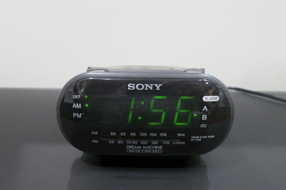 Vintage 1990's Sony Dream Machine FM/AM Digital Clock Radio Alarm Clock Model ICF-C318 Works Perfect