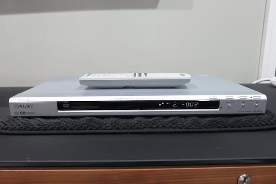 Sony DVP-NS50P DVD/CD Player: Silver Slimline with Remote