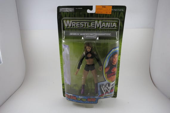 2000 WWF Wrestlemania Rulers of the Ring Ivory Figure with Accessories NIB