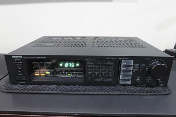 Vintage 1980's Onkyo TX-18 Quartz Synthesized FM Stereo/AM Tuner Amplifier