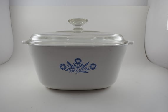 Vintage Corning Ware Blue Cornflower Saucepan with Glass Lid (2.5 Quart P-2 1/2-B)