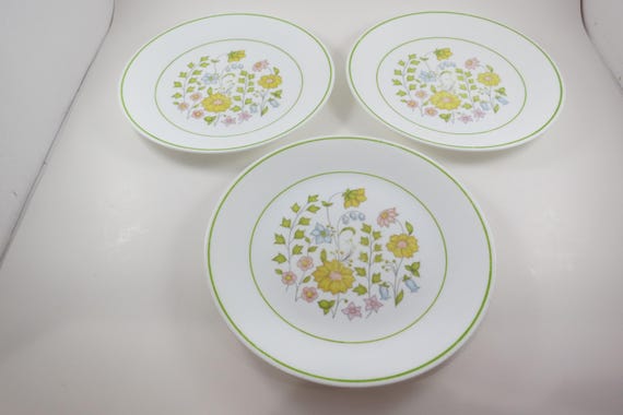 Vintage Corelle Spring Meadow Pattern 8 1/2 Inch Salad Plates - Set of 3