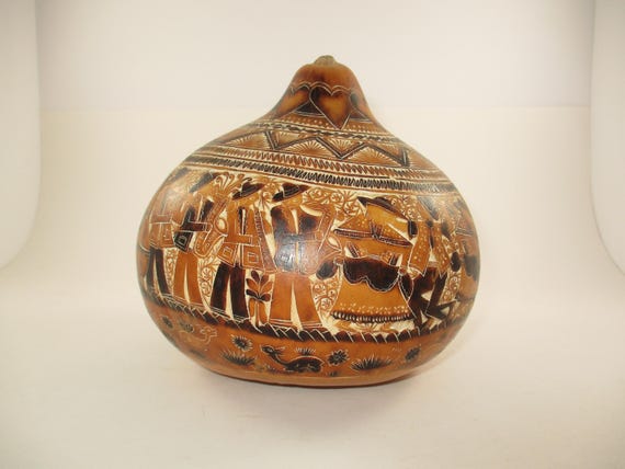 Vintage Hand Carved Peruvian Gourd Folk Art Story Telling Very Detailed Beauty Rattle Excellent Condition