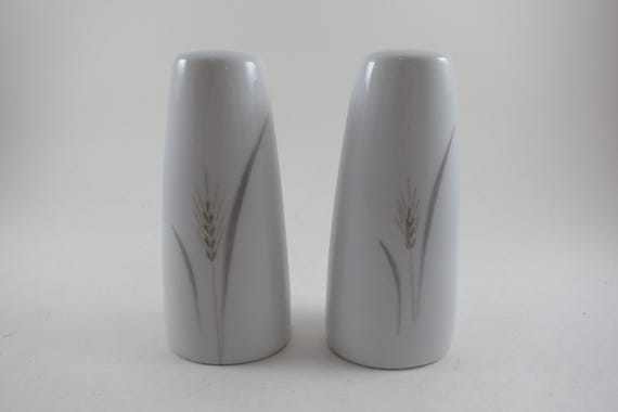 Fine China of Japan Platinum Wheat Pattern Salt and Pepper Set