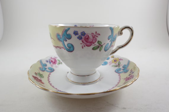 Tuscan Fine Bone China Vintage Floral Pattern Cup and Saucer Set