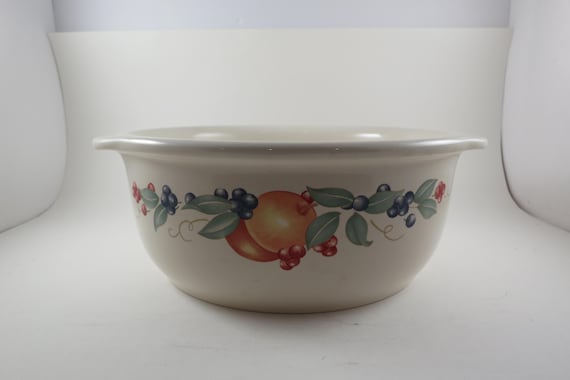 Vintage Corelle Abundance Pattern Casserole Dish 2 1/2 Quart