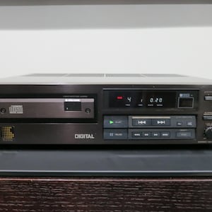 Vintage 1983 Sony CDP-610ES CD Player: Old School Audio, Fast Cuing