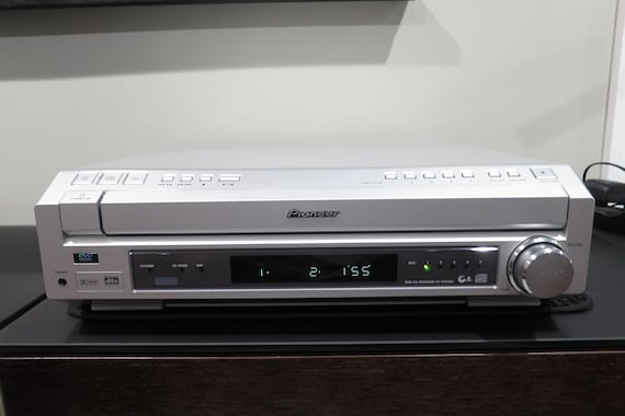 Vintage 2002 Pioneer Stereo Receiver: DVD/CD, 186 Watts, Silver Retro Design