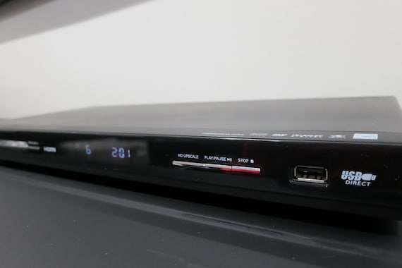2005 Philips DVP-5982 DVD/Cd Player Slim Line Works Perfect Basic DVD Player