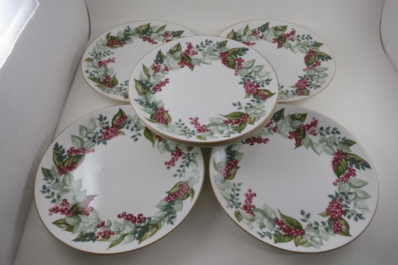2003 Restoration Hardware Festive Berry Holiday Salad Plates-Set of 6