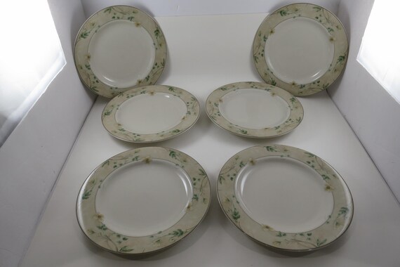 Set of Six Vintage Shinwari California Collection White House 8 1/4 Inch Salad Plates