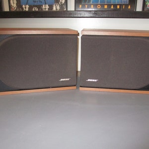 Pair of Vintage 1992 Bose Model 22 