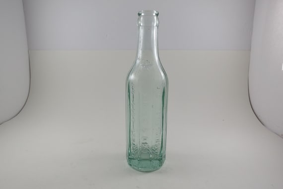 Early Embossed Yankee Bottle Co Washington DC Soda Bottle Aqua
