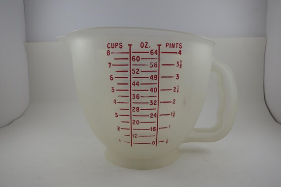 Vintage Tupperware 500-3 Measuring Cup Red Lettering w Spout