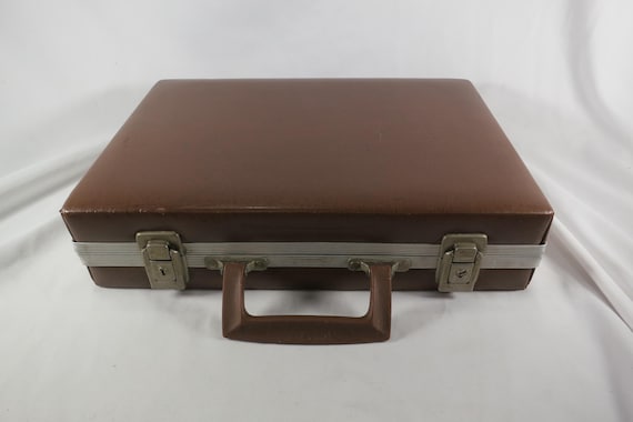 Vintage Brown Faux Leather Cassette Carrying Case 1980's Hard Shell Handle Savoy Holds 30