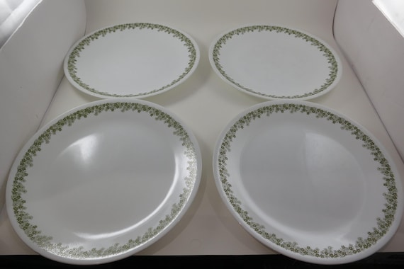 Set of Four Vintage Corelle by Corning Crazy Daisy 10 1/4 Inch Dinner Plates