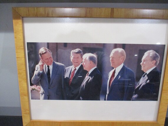 Fabulous Walnut Framed Photo of 5 US Presidents Reagan Library Opening 15x12 1991 Reagan Bush Nixon Ford Carter Free Shipping