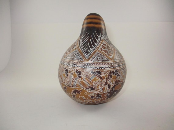 Vintage Hand Carved Peruvian Gourd Folk Art Story Telling Very Detailed Beauty Excellent Condition