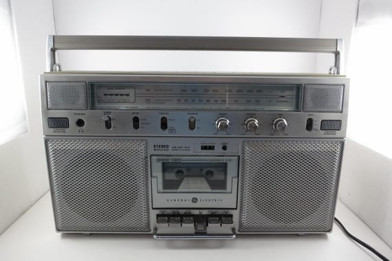 Vintage 1980's General Electric Portable Stereo Boom Box Cassette Recorder Silver OG