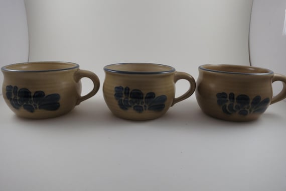 Vintage Pfaltzgraff Folk Art Pattern Set of Three 3 Inch Souper Mugs 280 USA