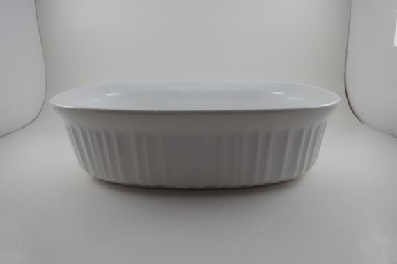 Corelle 2 1/2 Quart 2.3L Casserole Dish in French White