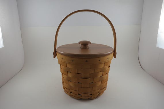 1999 Longaberger Round Fruit Basket with Handle Plastic Protector and Wooden Lid